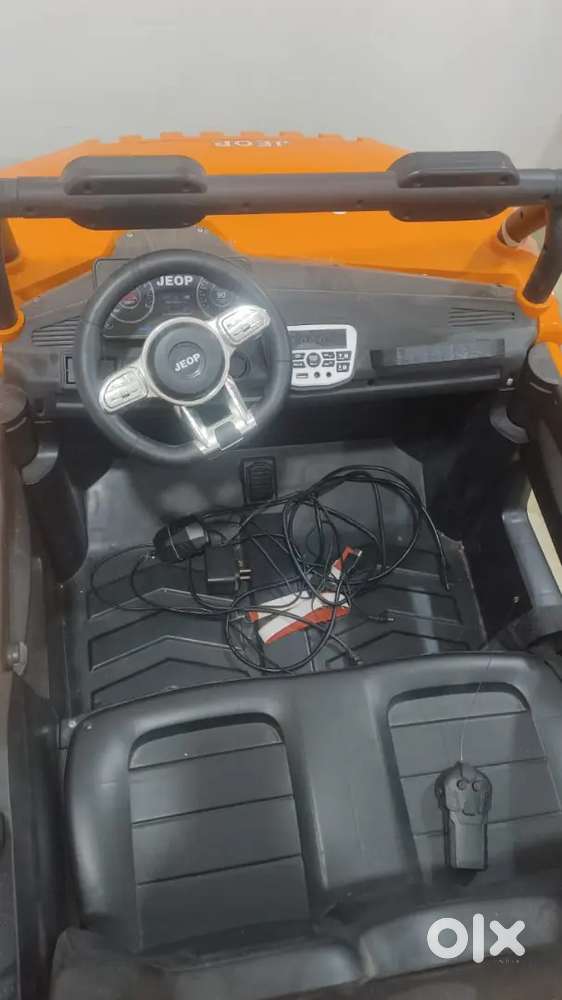 Kids electronic car