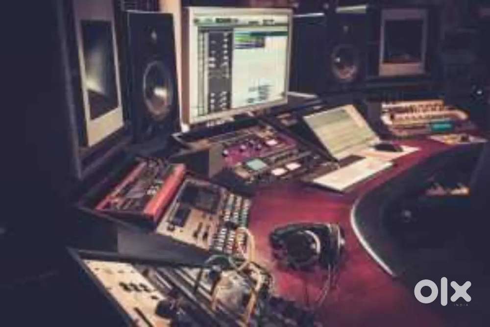 Audio mixing and mastering pro quality sounding tracks like pros