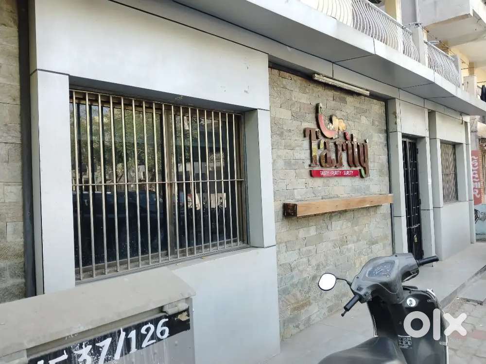 Office main road for godown marketing sales etc ,1 boss cabin 10 set