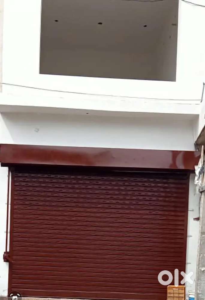 Semi commercial building on rent