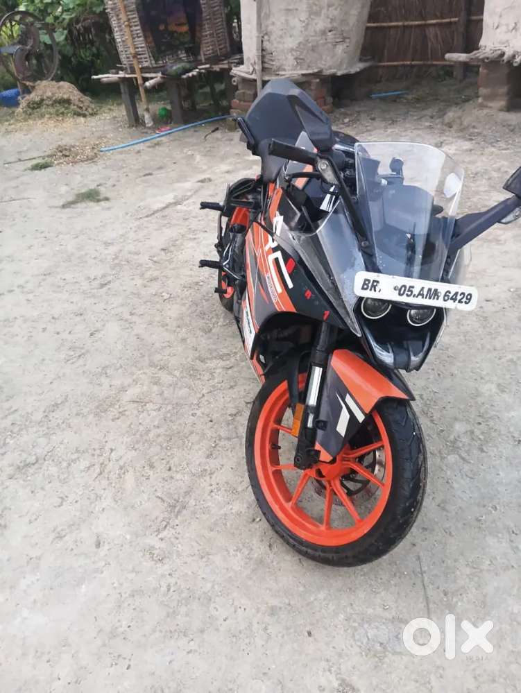 कोई दिकट नही है बाइक में