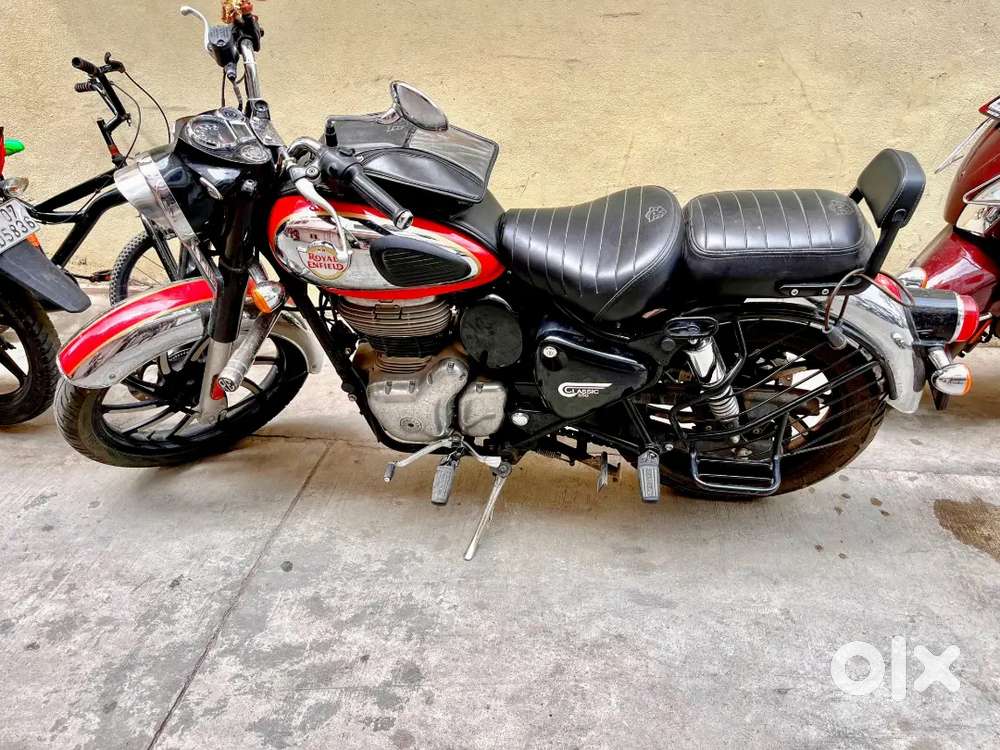 Royal Enfield classic chrome red 350CC Top variant with alloy wheels