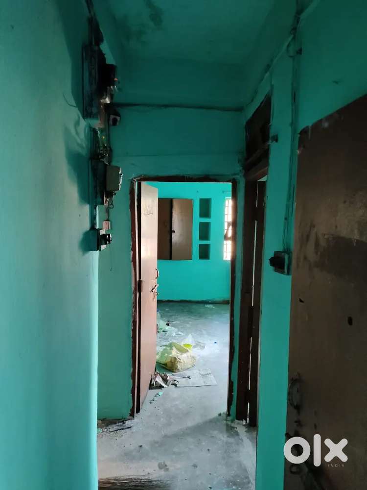 Flat in excellent condition for family.