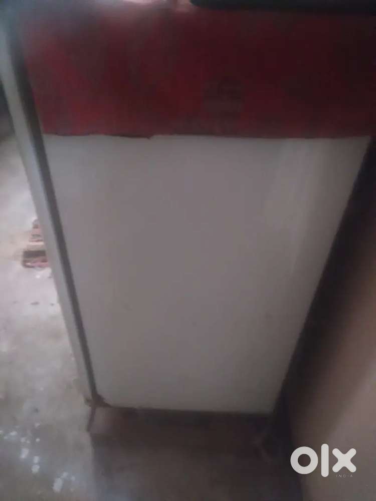 Refrigrator