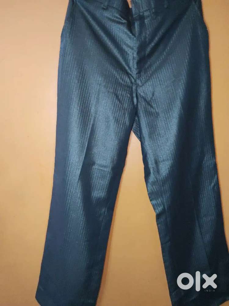 it was buy on 2020 and it was free size it was deep brown in colour