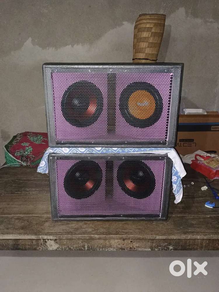 Dj  speaker box cabinat  for sell  2 months old use only one time
