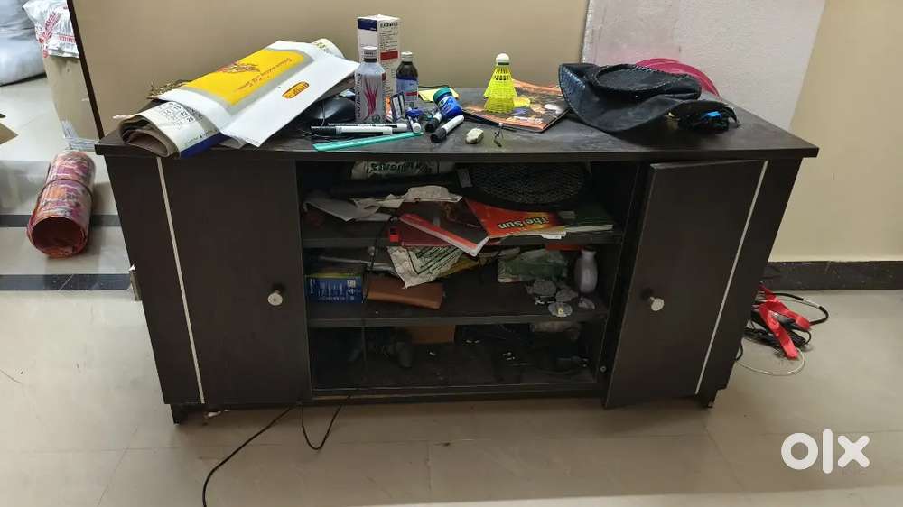 Tv table with storage shelf