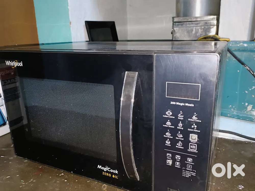 MICROWAVE OVEN