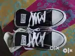Converse all star shoes size 8.5