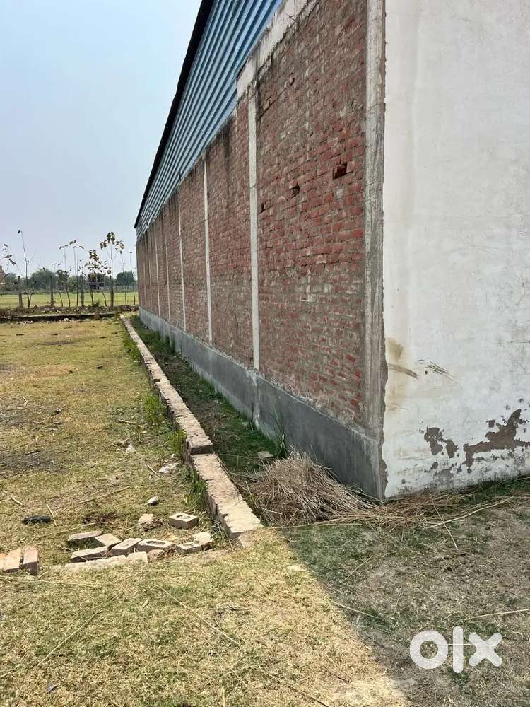 A fully constructed shed on total 546 squre yards -boring and office