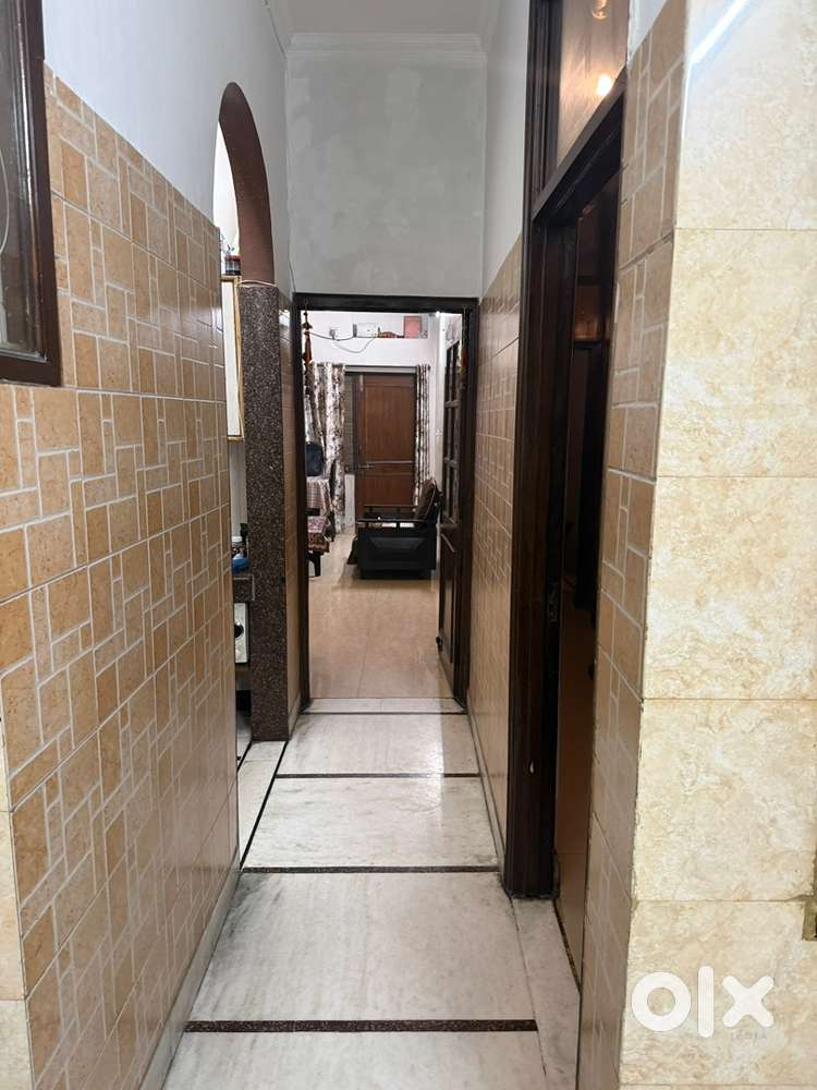 Fully Furnished 1st floor for Rent in Bali Nagar