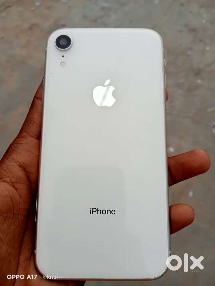 I phone xr white colour