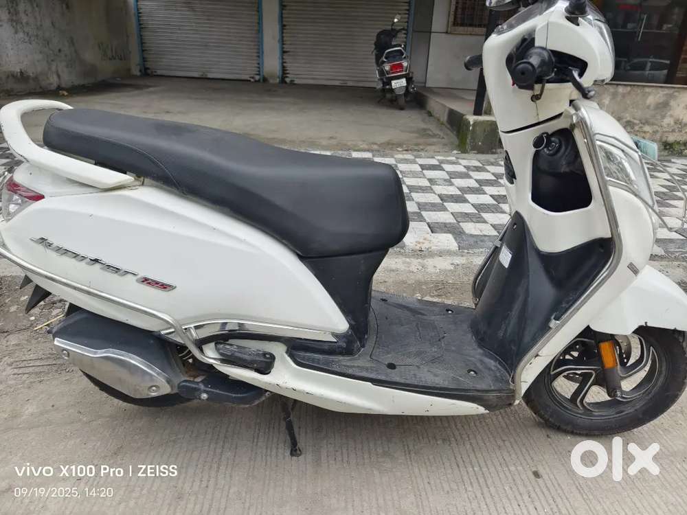 TVS jupiter 125cc 2023 ending disk brake model 1st owner top condition