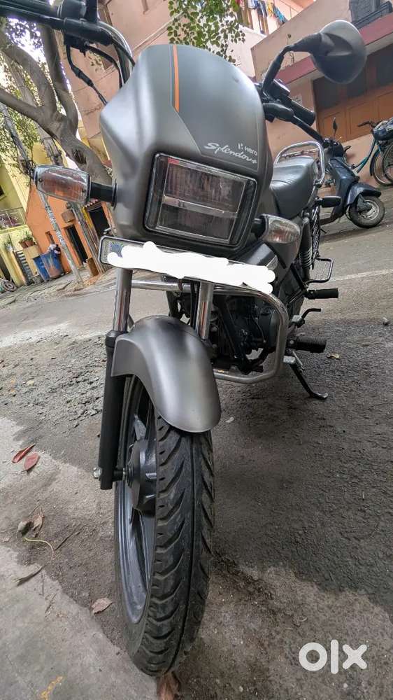 Splendor Xtec less than 5000 KM, Single Owner. Mint condition