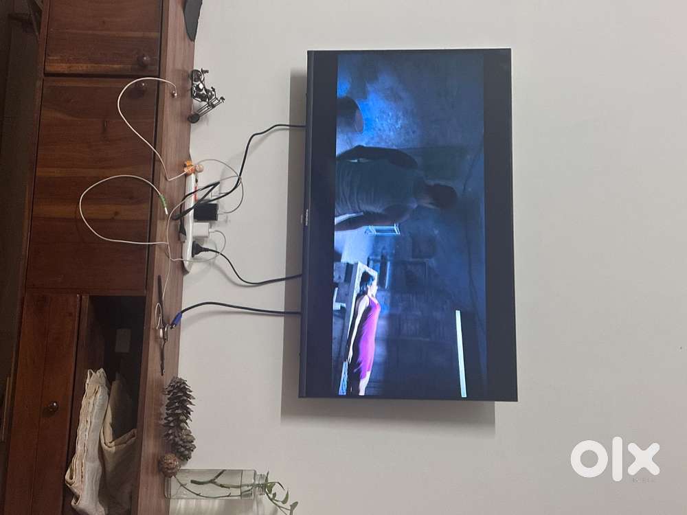 43 Inch Thomson TV for sale