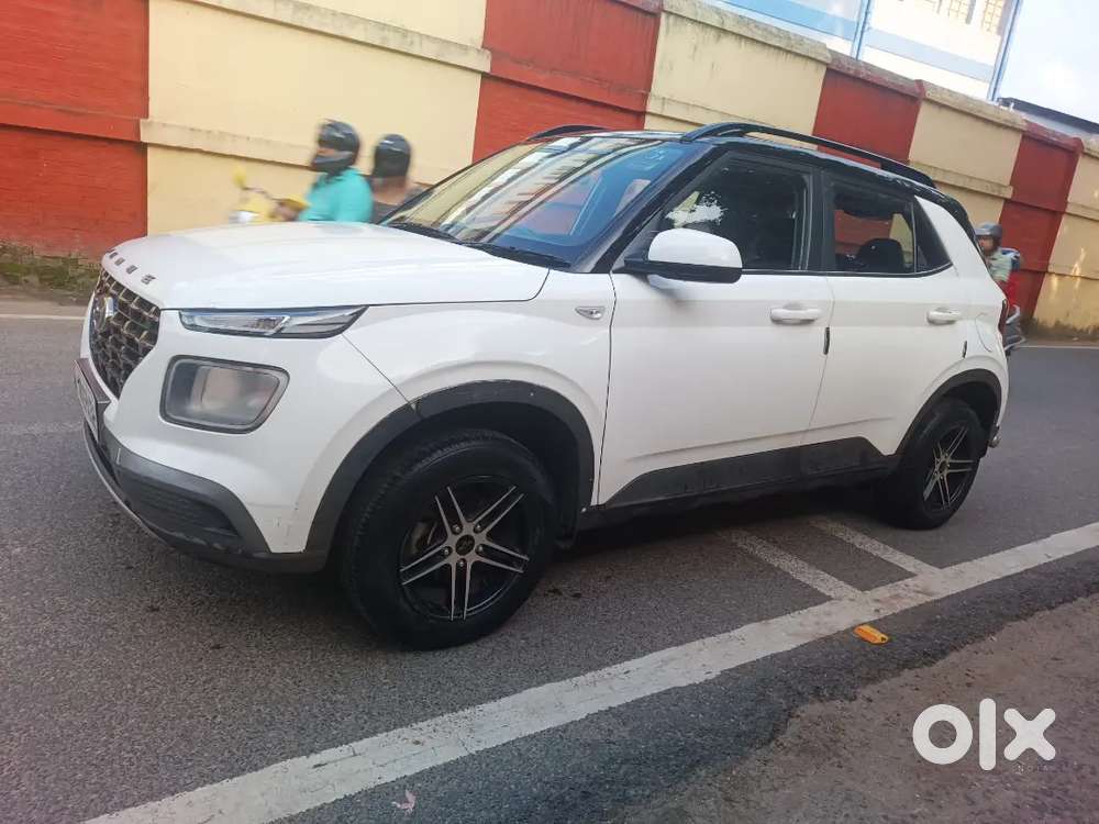 Hyundai Venue 2022 Petrol Good Condition