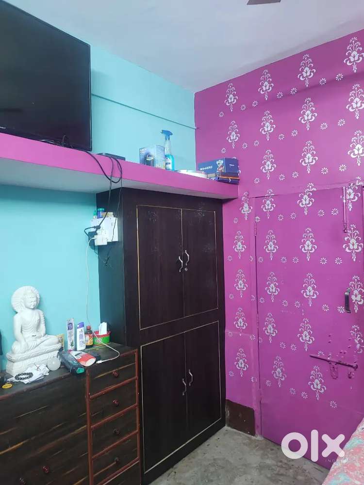 Quarter Rent near maruti showroom Sector 4