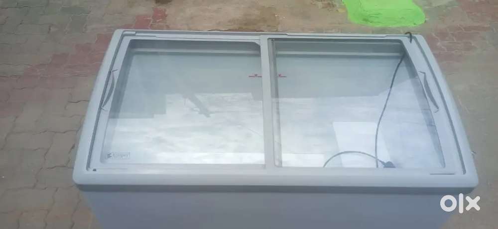 300 liter deep freezer