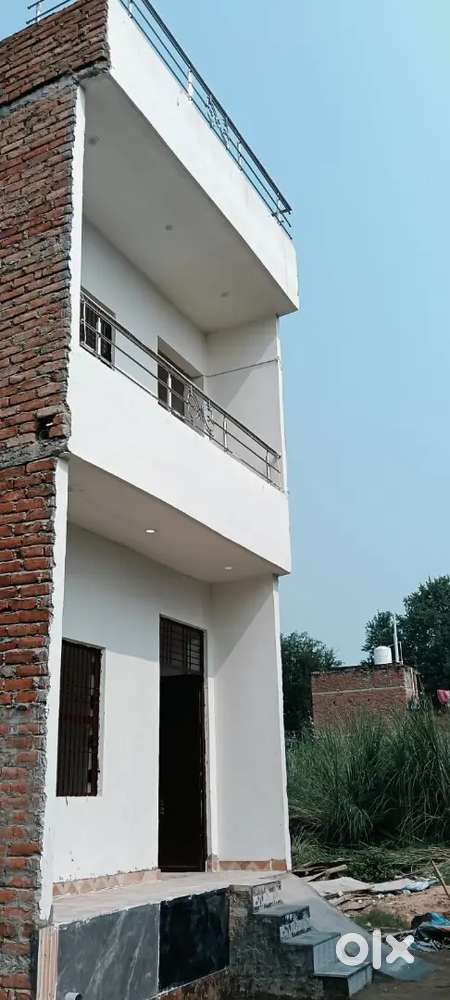 Chunar road bachchao Hanuman ji mandir se 700 mitar andar