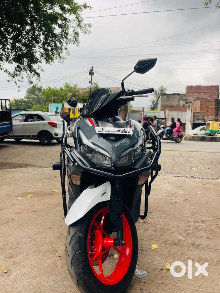 Yamaha aerox 155 arjent sell jisko lage photos me number hai cal karle