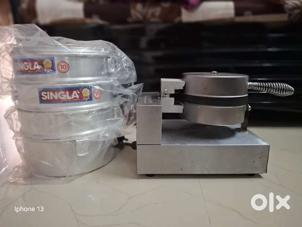 Waffle Machine and Momo steamer 3+1 brand new