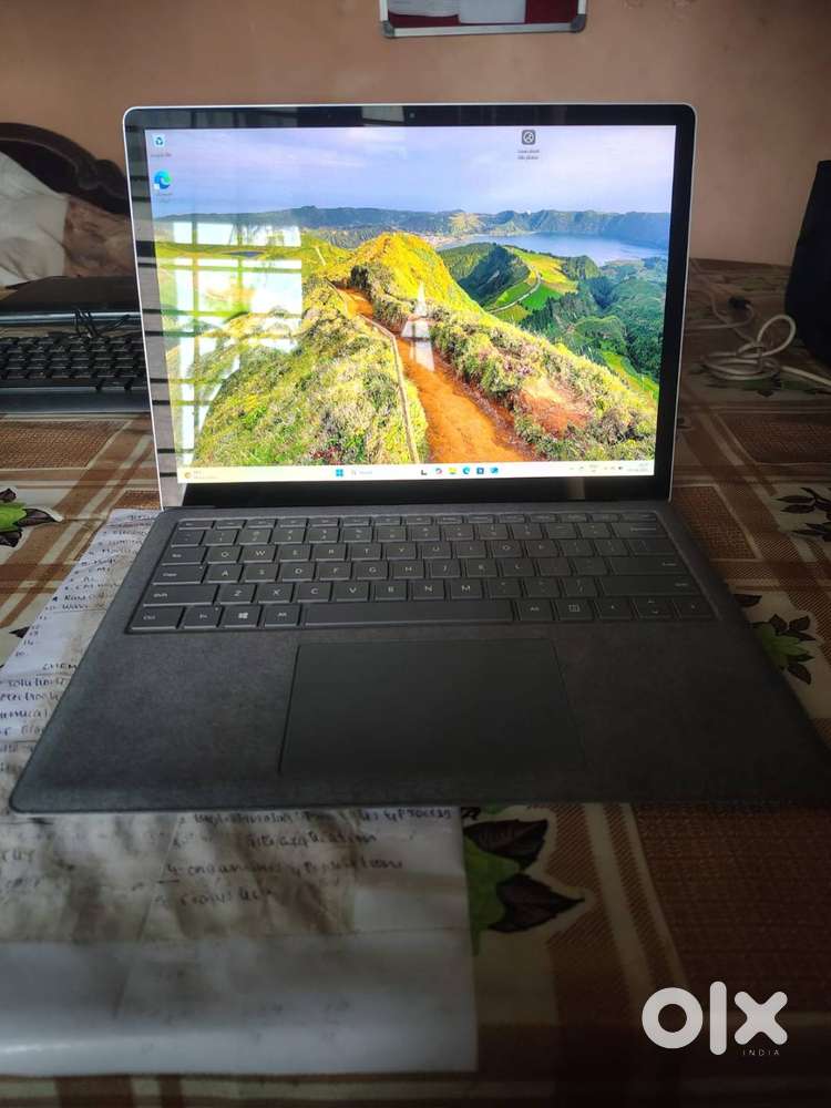 Microsoft Surface 4 with Ryzen 5, touchscreen, 512GB SSD,0.5GB graphic