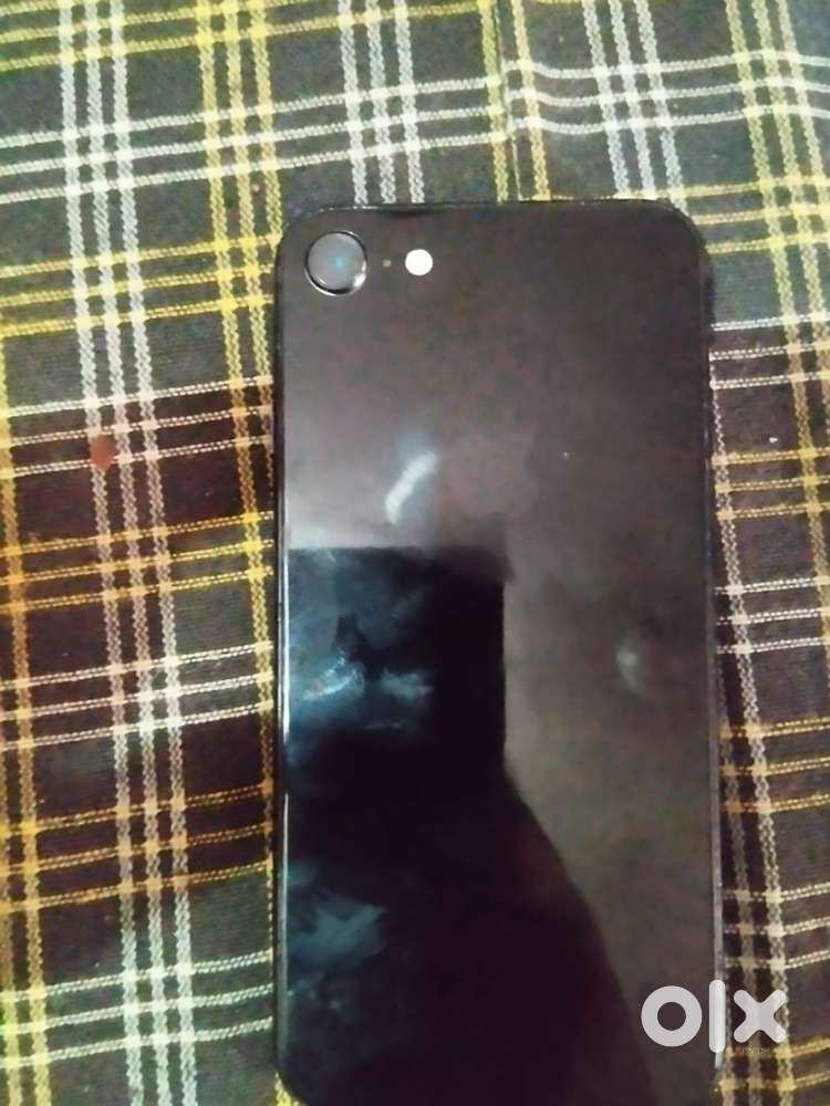 iPhone SE 2020 128gb good condition, urgent sale