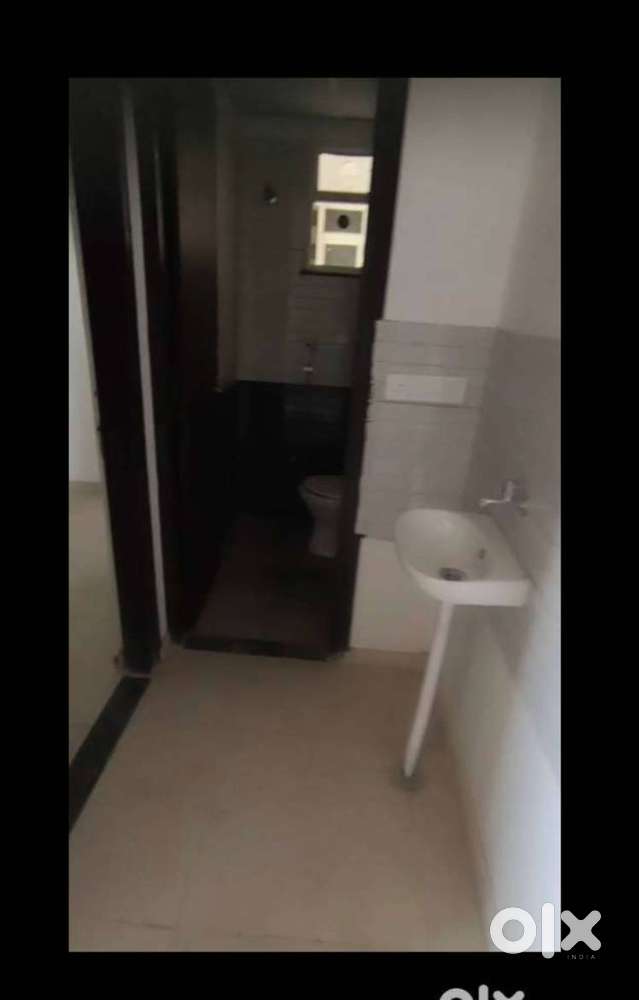 2BHK semi-furnied AC untouched flat