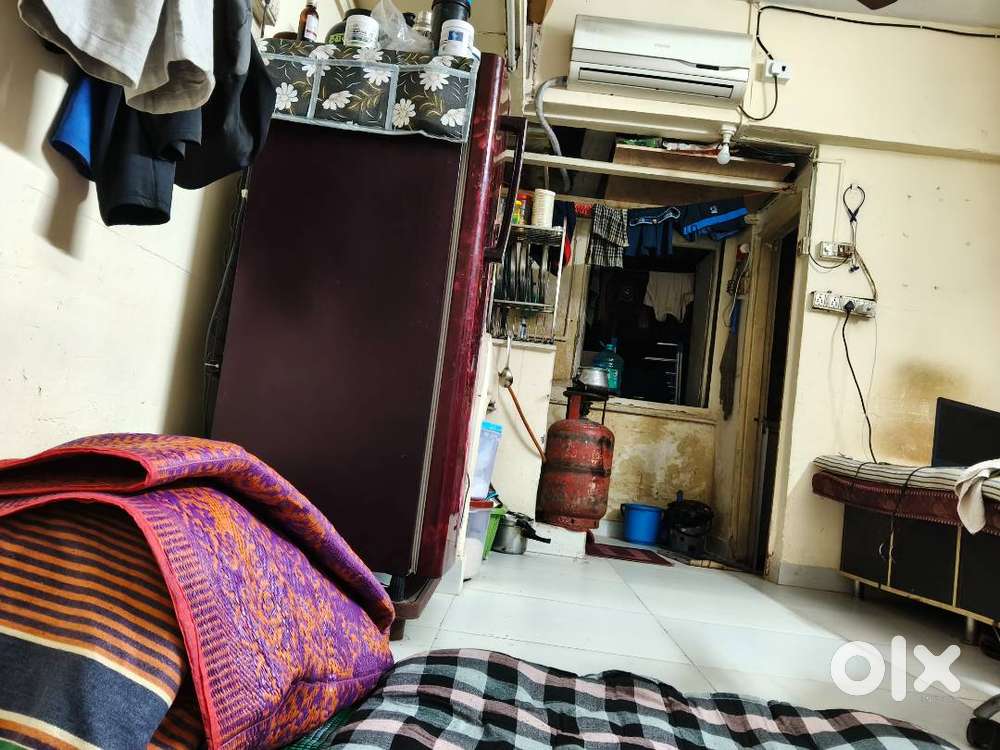 Looking for room/roomates