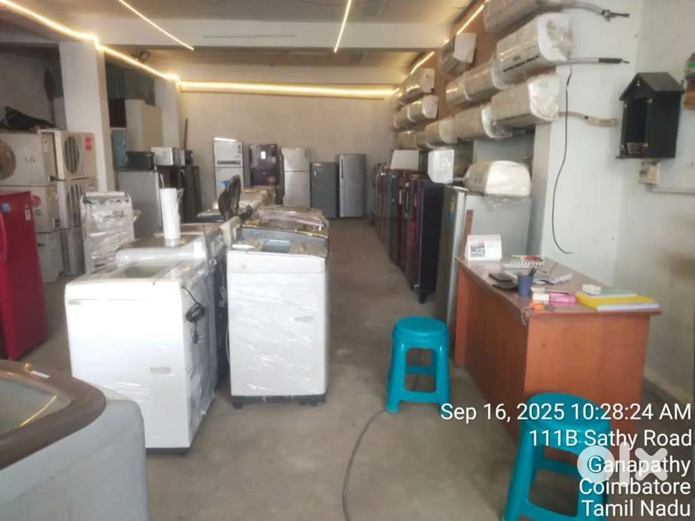((( Second hand fridge showroom)))