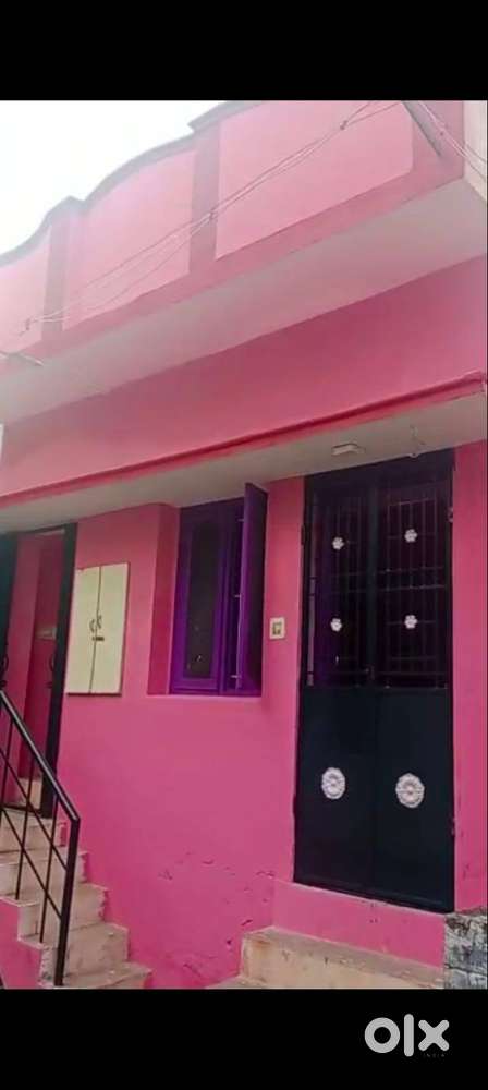 This House Loacated at Anaiyur main Road ,Housing board Colony .