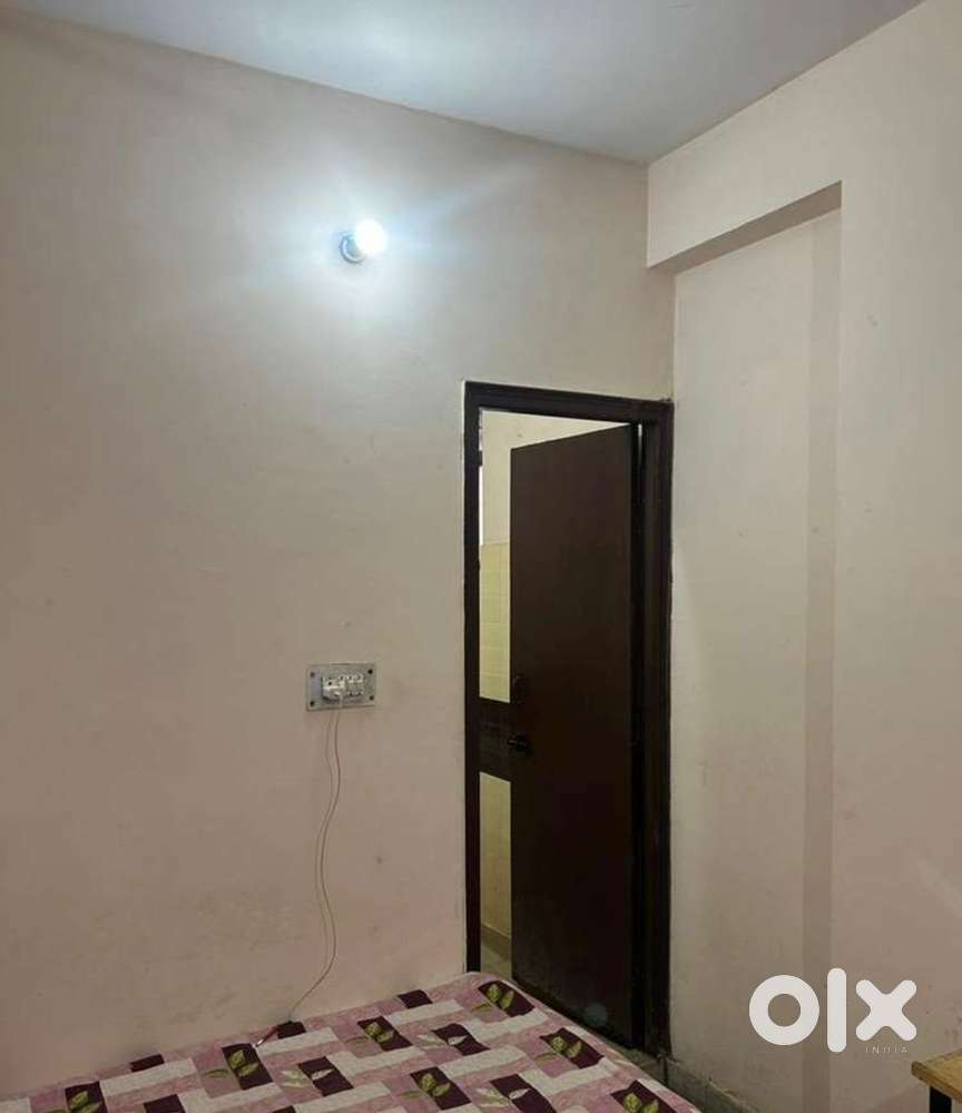 Room available for 1 person