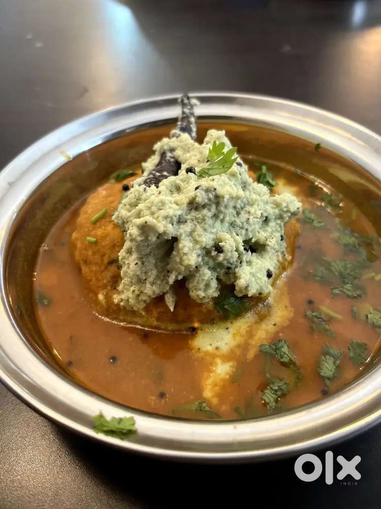 Argent reqwaird cook and waiter