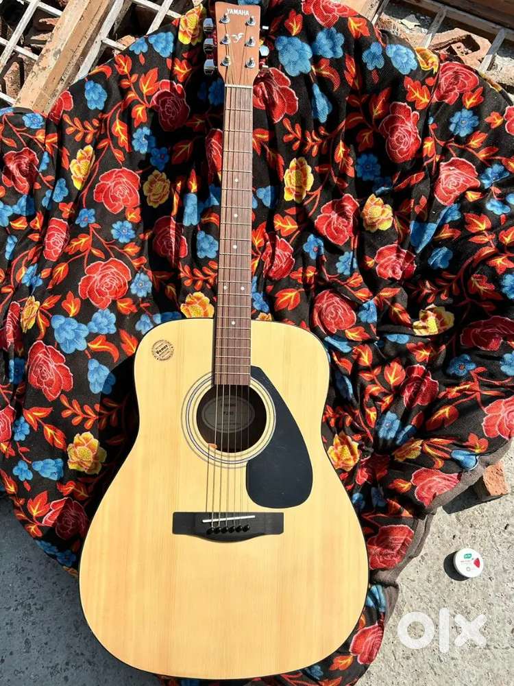 Yamaha F280 Acoustic Guitar - Natural Colour - Excellent Condition