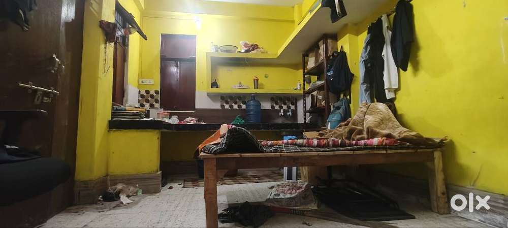 Jab marji aoo jab marji jao koe bolne wala nhi hua makan malik nhi rha