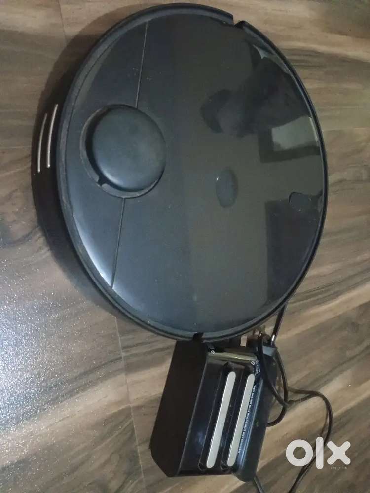 Xiaomi Robot vaccum + mop - complete accesories - excellent condition