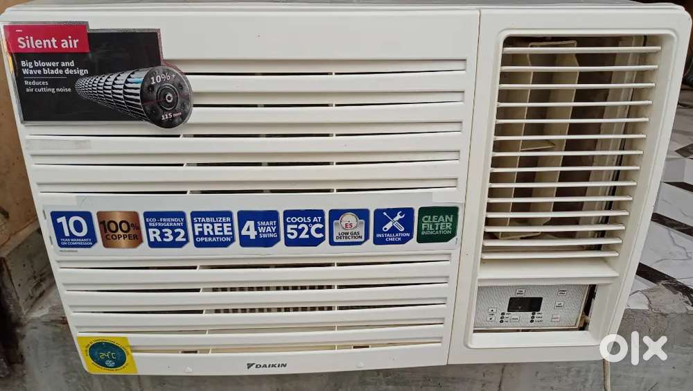 6 month old DAIKIN 1.5 ton window AC 5 star rating