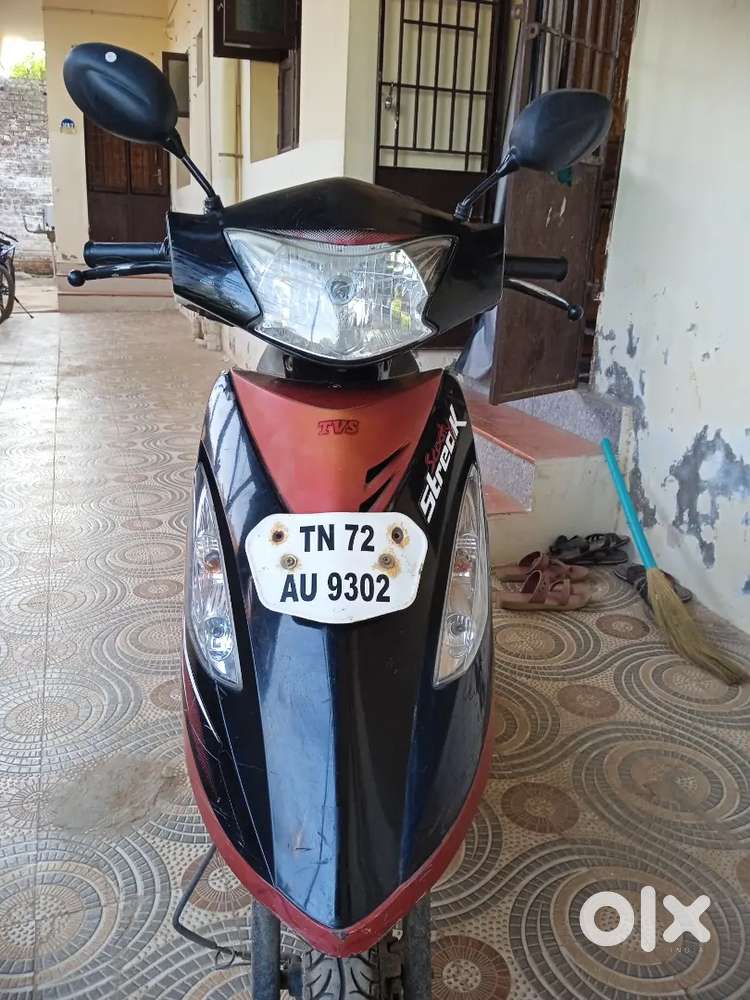 Scooty in good condition - self start,indicator,battery, Kick starter