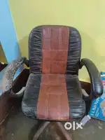 Leather Finish Moving Chair