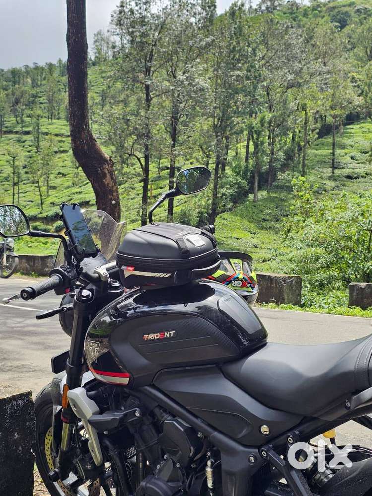 Selling my Triumph Trident 660 in excellent condition