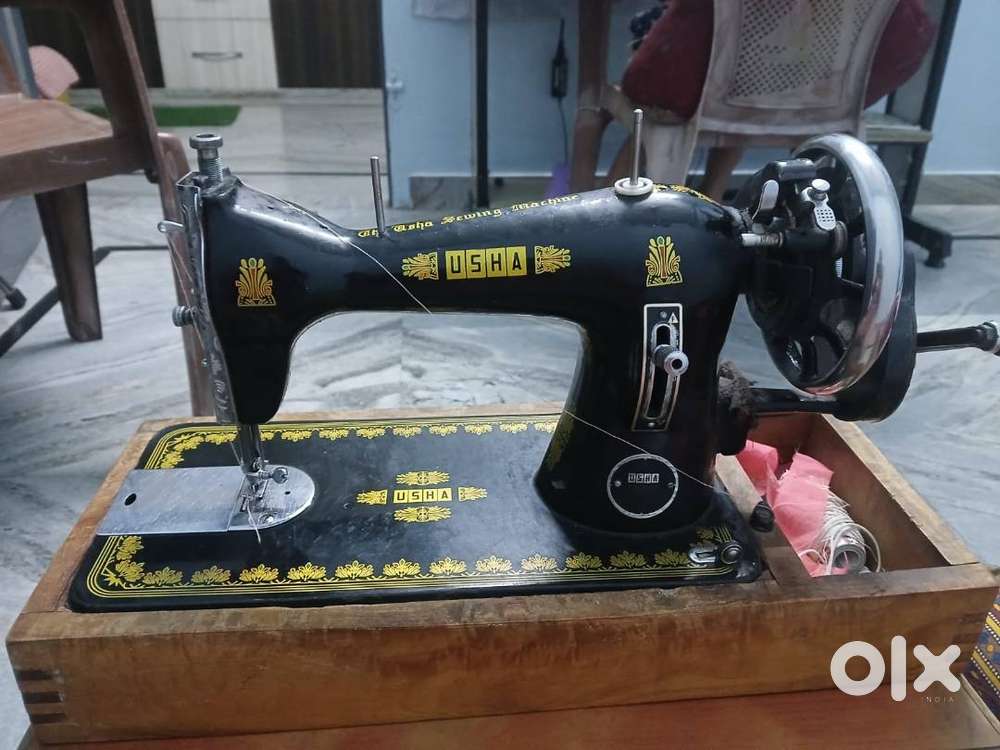 Usha Hand Operated Sewing Machine – Classic Model in Excellent Conditi