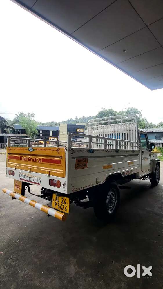 Bolero pick up  very low kilometer