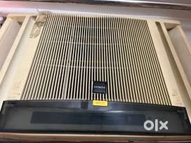 Hitachi 1.5 ton twin motor window ac in excellent condition