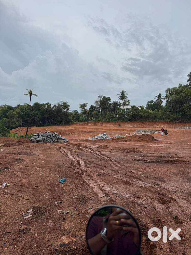 8,12cent plot available near SBI ezhukone , kallumpuram