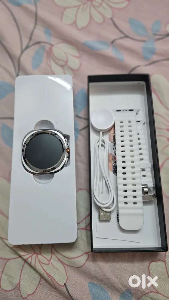 Smart watch with working crown