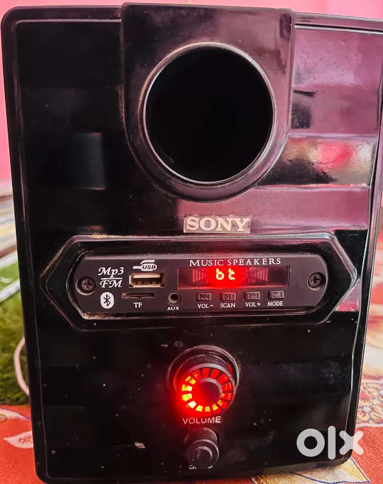 Sony Subwoofer or 4 Small Speaker