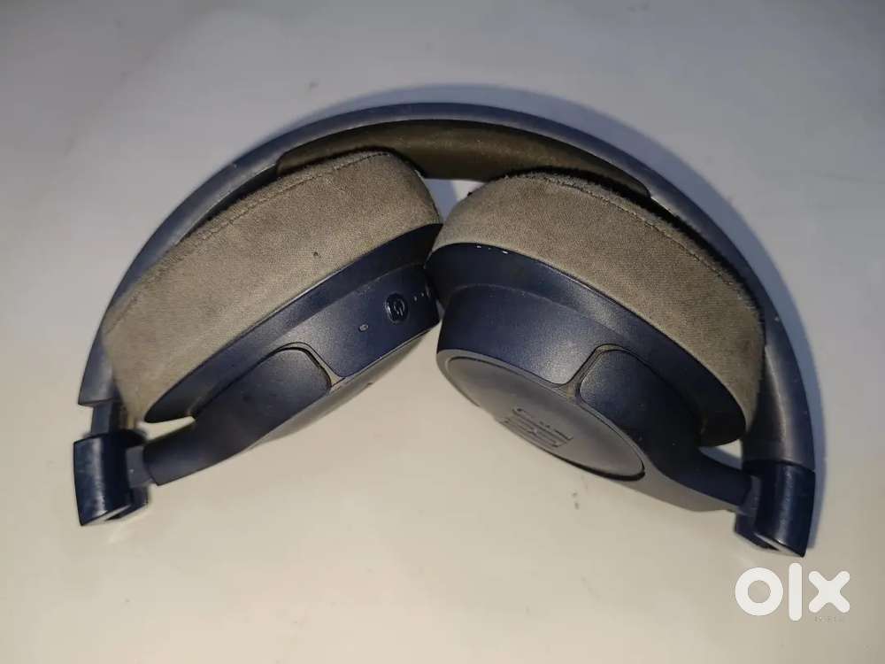 JBL TUNE750BTNC headphone