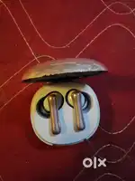 Earbuds of mivi