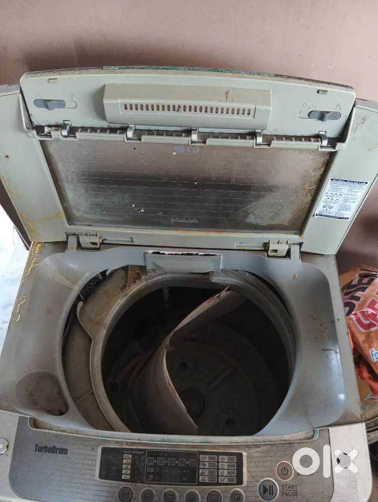 It is a lg company washing machine