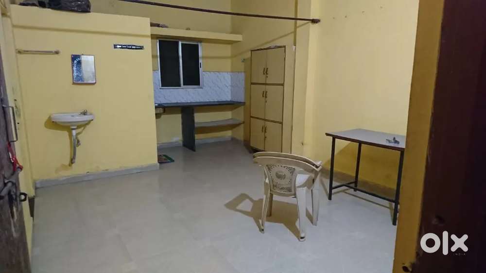 Room/PG for Rent near IT Park, Trimurti Nagar – ₹5000/month
